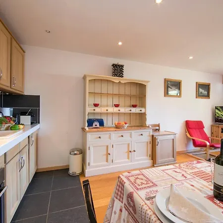Sainte-foy-l'argentiere Sleeps 4 Pool Appartement